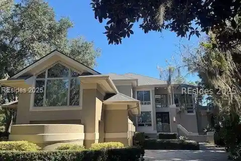 Stunning Beach House  in Private Community of Leamington