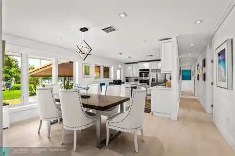 Exquisitely Remodeled Home Blending Warmth and Sophistication