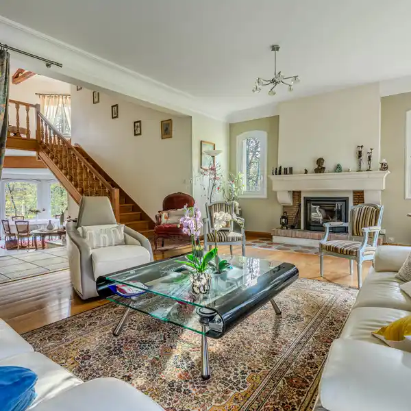 COMFORT AND CHARM IN A SOUGHT-AFTER AREA