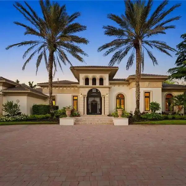 EXQUISITE SUPREMELY DETAILED COLONIAL REVIVAL