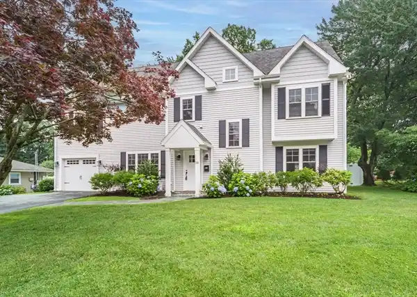 EXQUISITE, SUN-FILLED COLONIAL