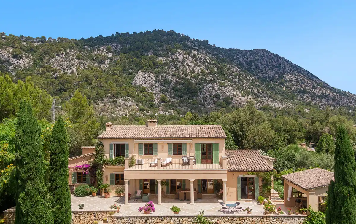 Fantastically Located Mediterranean Finca in the Picturesque Vall D'axartell