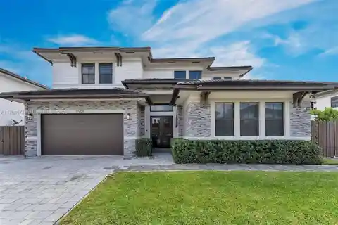 Luxurious New Home in an Eight-home Enclave