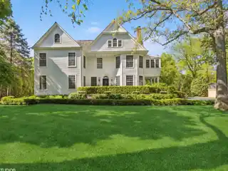 Impressive Modern Luxury Home in Premier Location