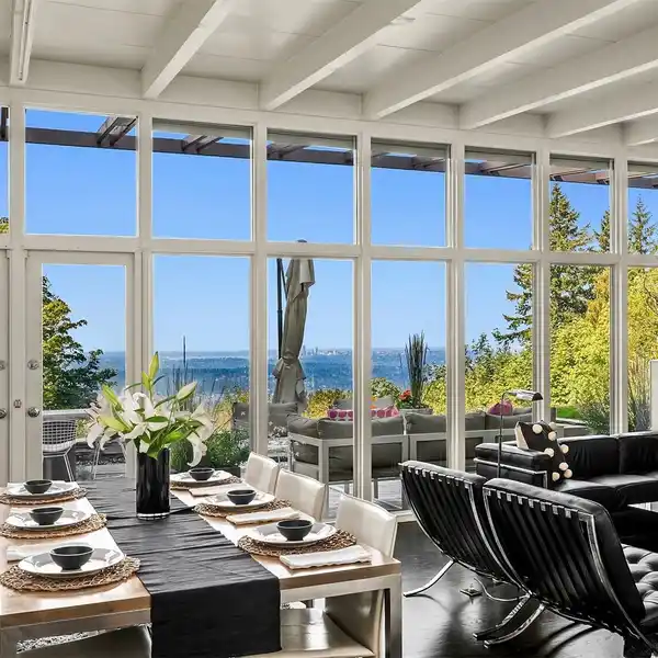 RARE ARCHITECTURAL ONE-LEVEL MID-CENTURY HOME