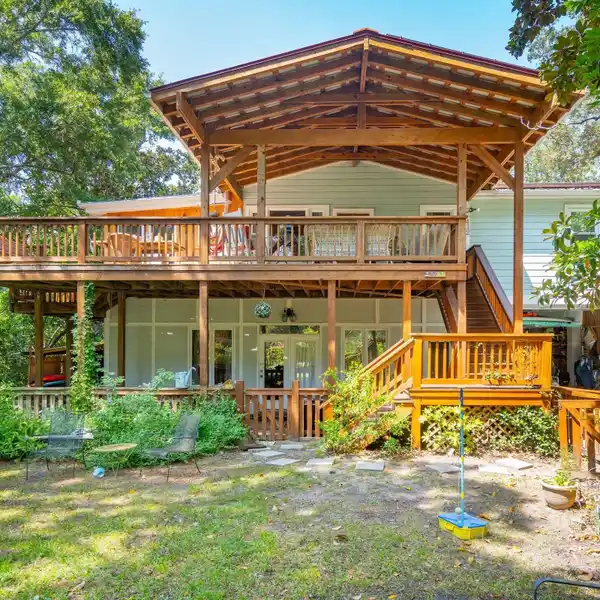 CAPTIVATING COASTAL HOME IN FOLLY BEACH