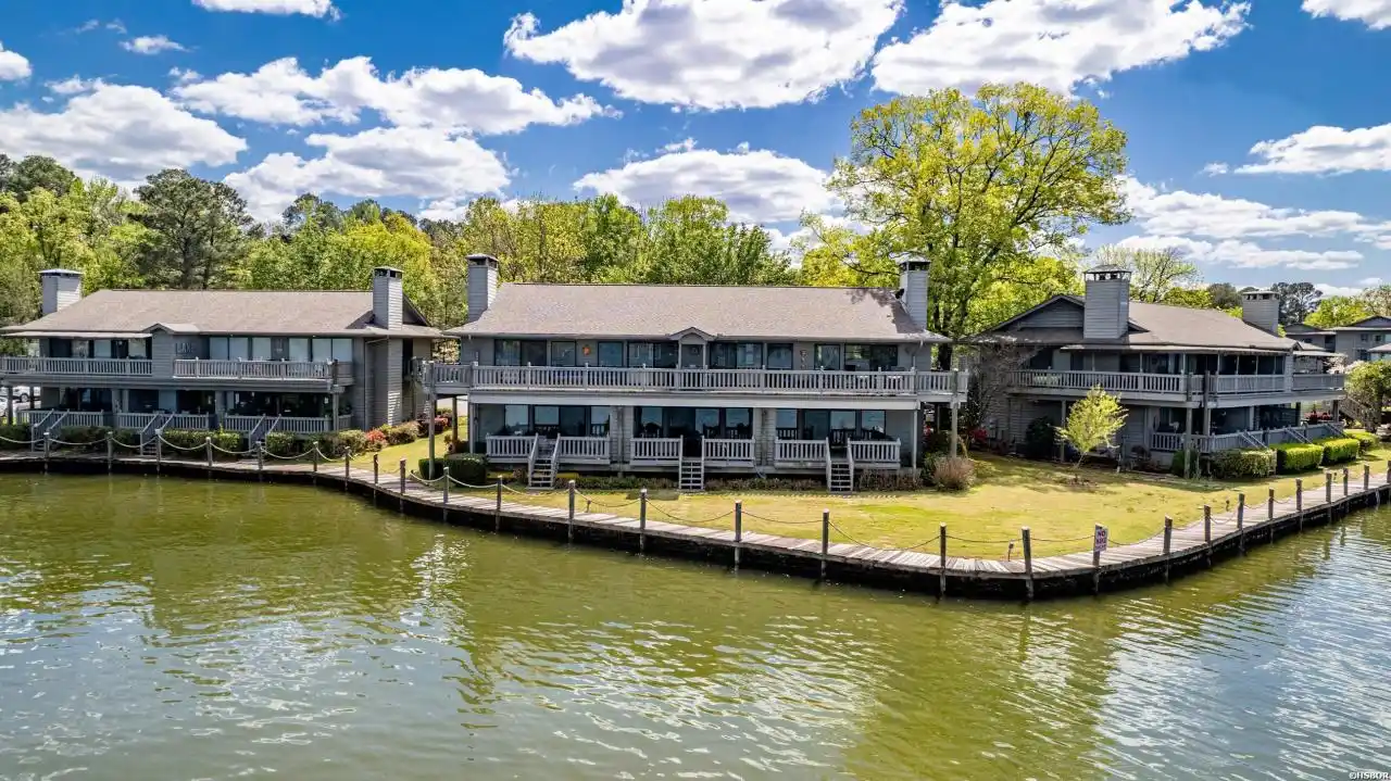 Completely Remodeled Farr Shores Condo