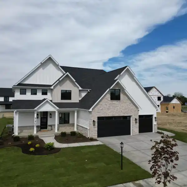 A LUXURY GEM IN SOUGHT-AFTER GATES OF ST. JOHN