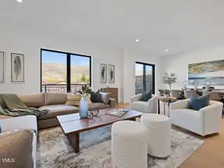 Private End Townhome with Mountain Views