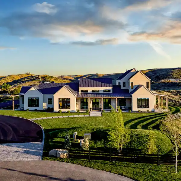 LUXURIOUS CUSTOM ESTATE WITH CAPTIVATING VIEWS AND ACREAGE