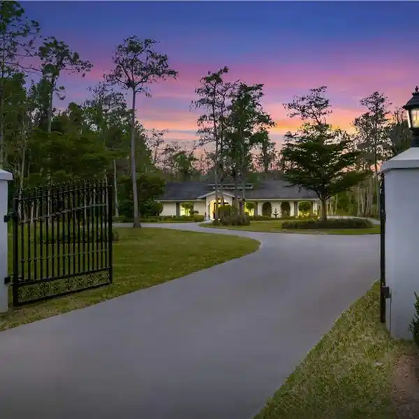 ULTIMATE PRIVACY IN LOGAN WOODS