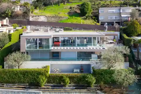 Modern Villa with Pool and Wellness Area