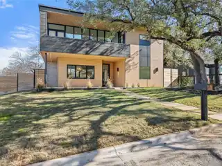 Modern Masterpiece in the Heart of Barton Hills
