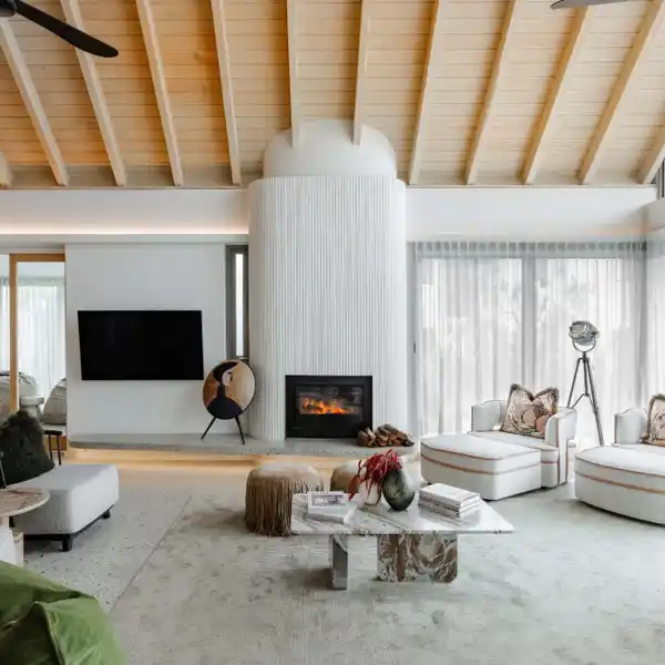 BEAUTIFUL BLEND OF CLASSIC COMFORT WITH MODERN FEATURES