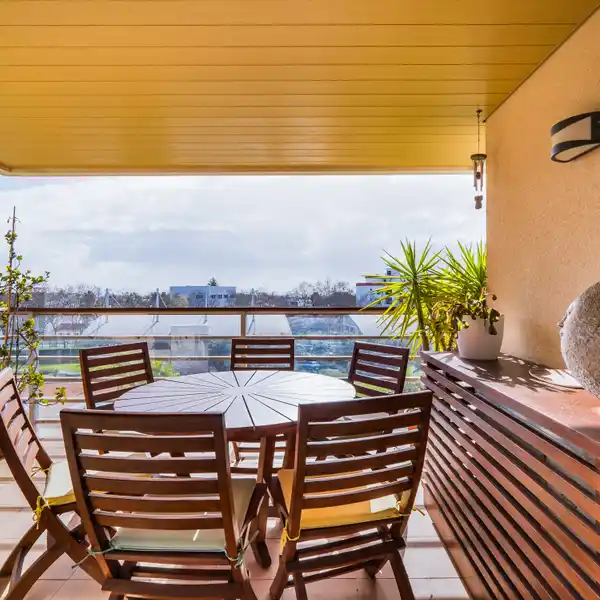 FOUR BEDROOM PRIVATE CONDOMINIUM AT CASCAIS CENTER