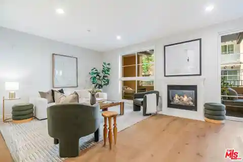 Stylish Smart Home Steps from Concert Park