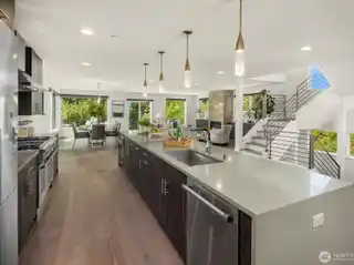 Modern Urban Retreat Nestled on a Serene Street