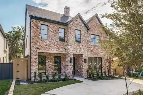 New Construction in Prime University Park Location