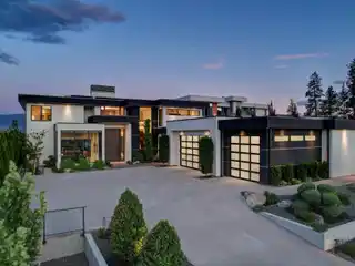 Modern Lakeview Sanctuary