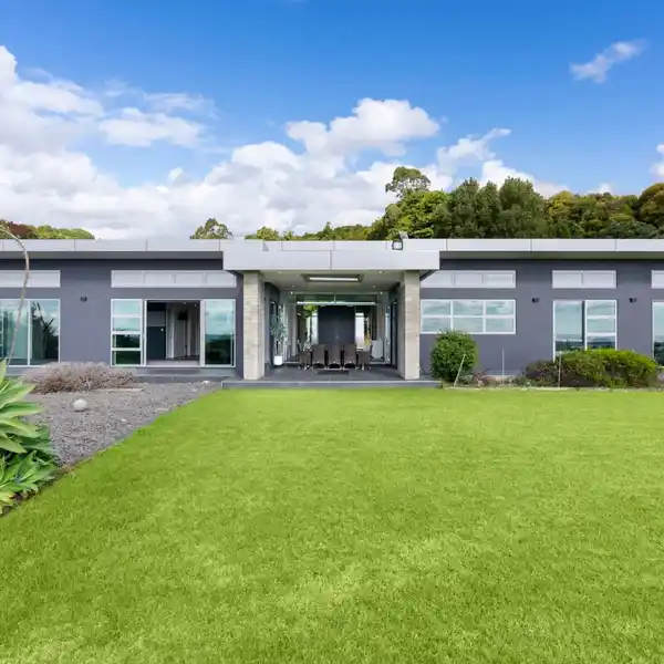 NORTH-FACING ESTATE WITH BREATHTAKING VISTAS