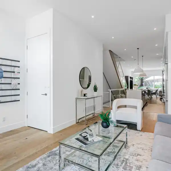 BEAUTIFUL DETACHED CUSTOM HOME