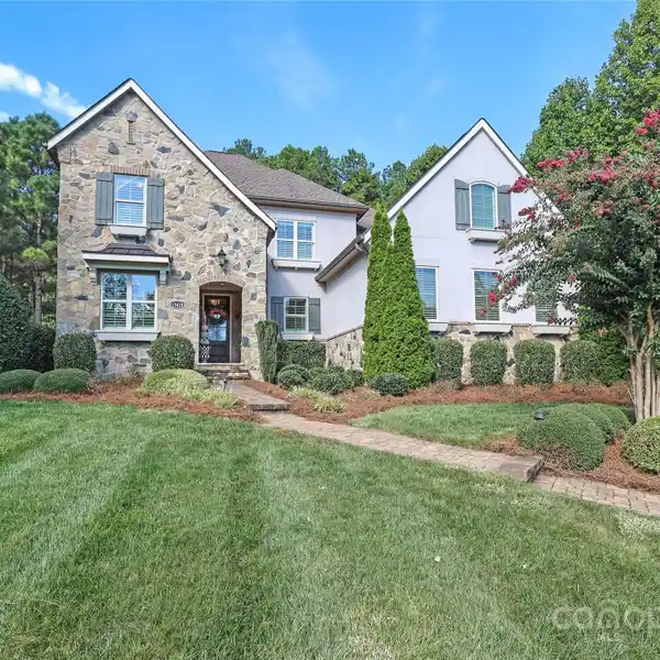 SPACIOUS MINT HILL HOME WITH EQUESTRIAN ACCESS