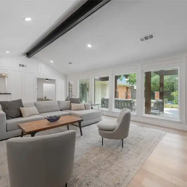 TIMELESS ELEGANCE WITH MODERN LUXURY