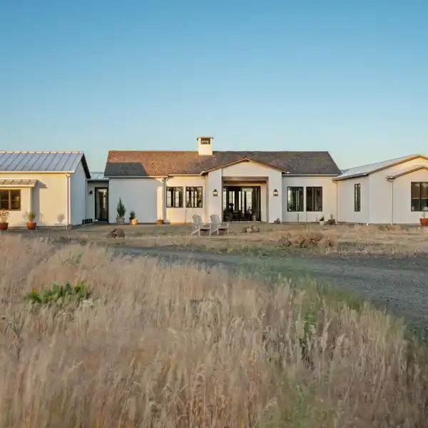 LUXURIOUS RURAL LIVING