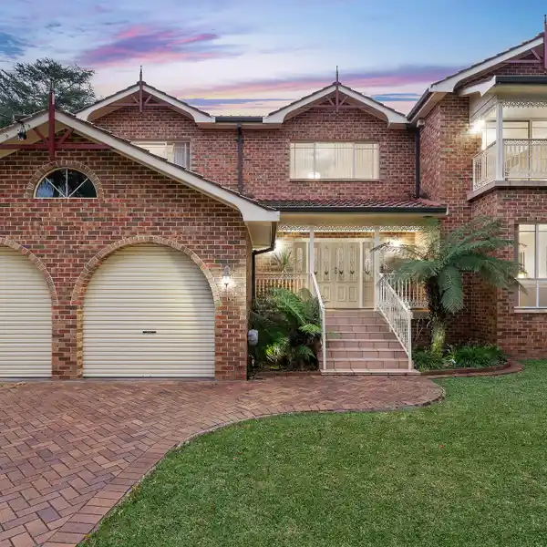 GRAND FAMILY HOME WITH EXPANSIVE ENTERTAINING SPACES