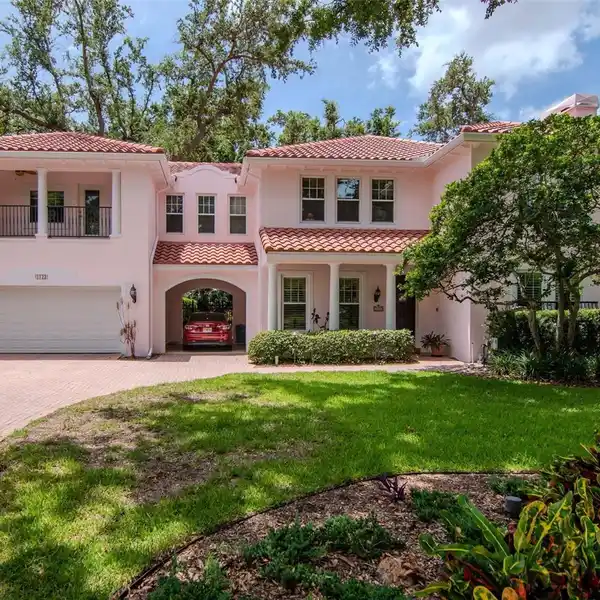 SINGLE-OWNER HOME OVERLOOKING WAVERLY PARK