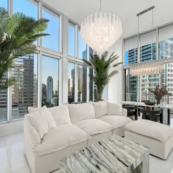 MIAMI LUXURY WITH CLASSIC ART DECO ELEGANCE