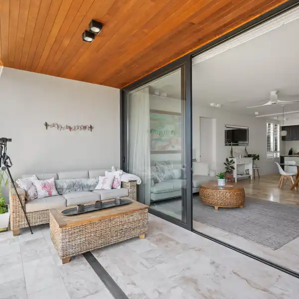 EXQUISITE APARTMENT WITH PANORAMIC VIEWS