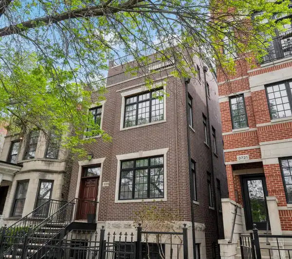 EXCEPTIONAL DUPLEX-UP PENTHOUSE