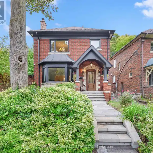 CLASSIC LAWRENCE PARK HOME