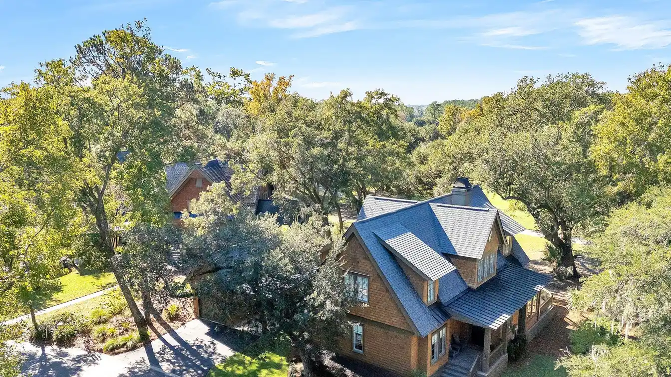 Freshly Modernized Cottage in Daniel Island Park