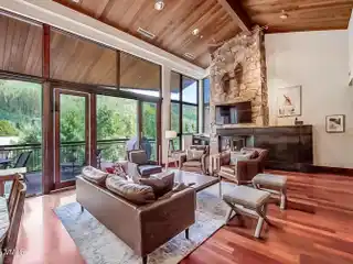 Top-Floor Luxury Condo with Vail Mountain Views