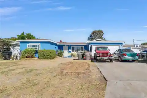 Stylish Home Offering Convenience, Warmth, and Smart Living