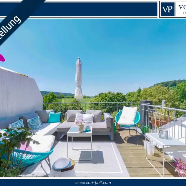 INVITING HOME IN SPECTACULAR CONDITION
