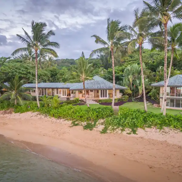 REMARKABLE ONE-ACRE BEACHFRONT RESIDENCE
