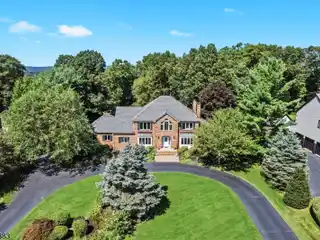 Magnificent Property in a Sought-after Neighborhood