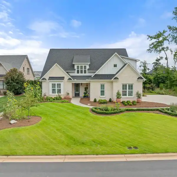THOUGHTFULLY-DESIGNED HIGH-END HOME IN BROOKBERRY