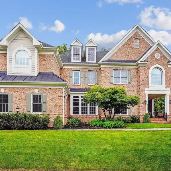 ELEVATED ELEGANCE IN A PREMIER COMMUNITY