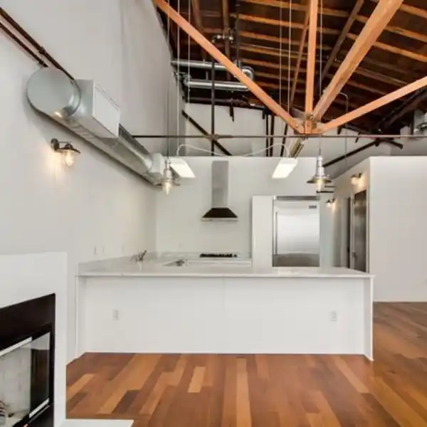 CHIC WAREHOUSE LOFT WITH BALCONY NEAR BEACH