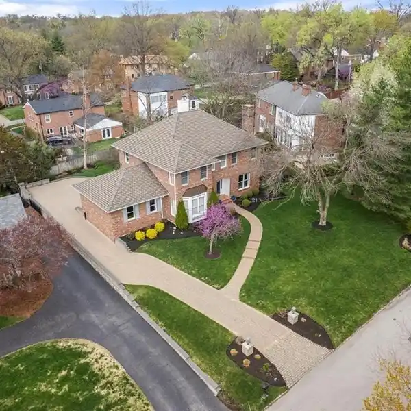 WELL-APPOINTED HOME IN LA HACIENDA