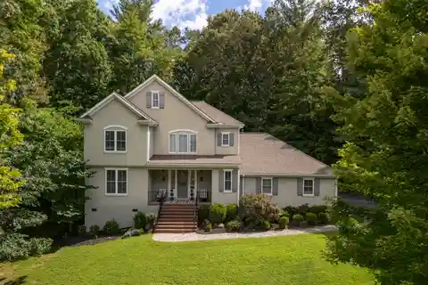 Upscale Living at Biltmore Lake