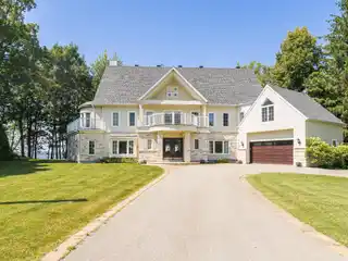 Private Cul-De-Sac Waterfront Estate