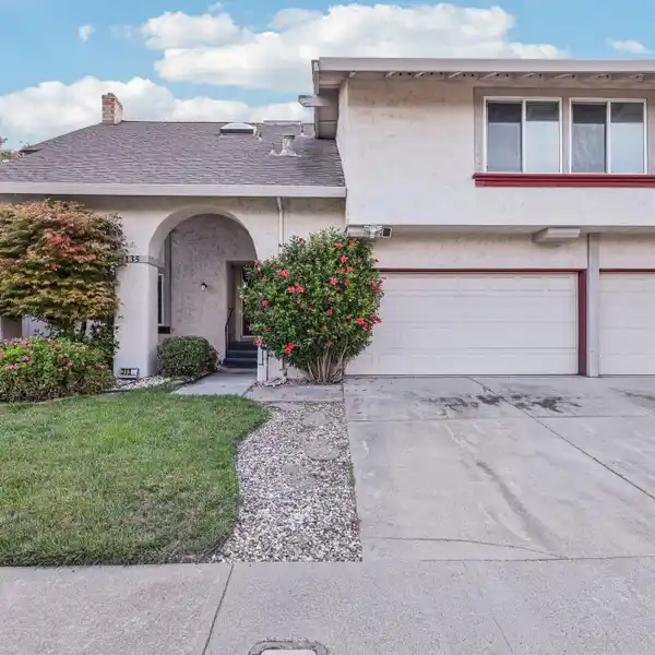 BONUS ROOM COMFORT WITH EXPANSIVE FLOW DESIGN