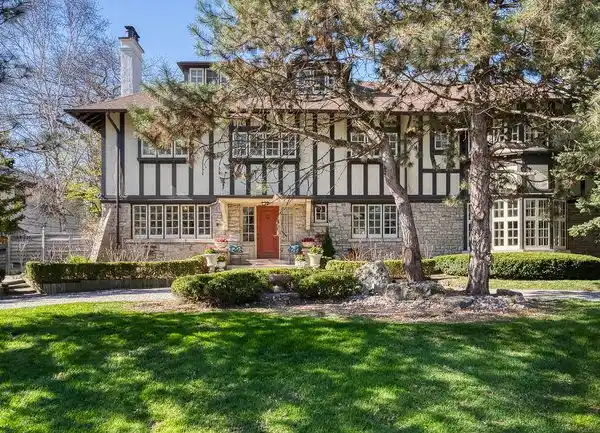GRAND CIRCA 1908 RESIDENCE
