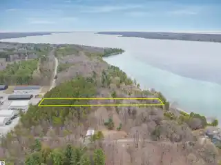 Prime Lakefront Property