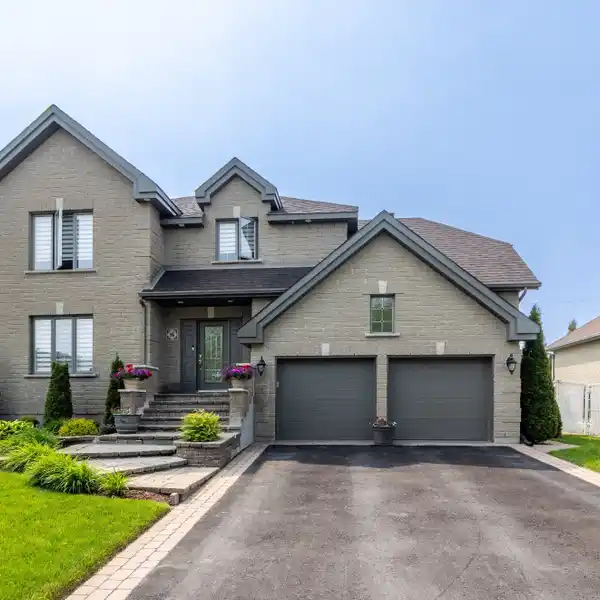 EXCEPTIONAL SIX BEDROOM HOME ON A QUIET CUL-DE-SAC